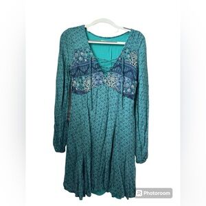 Hollister Medium dress. Printed color  green. No tags. Never been worn